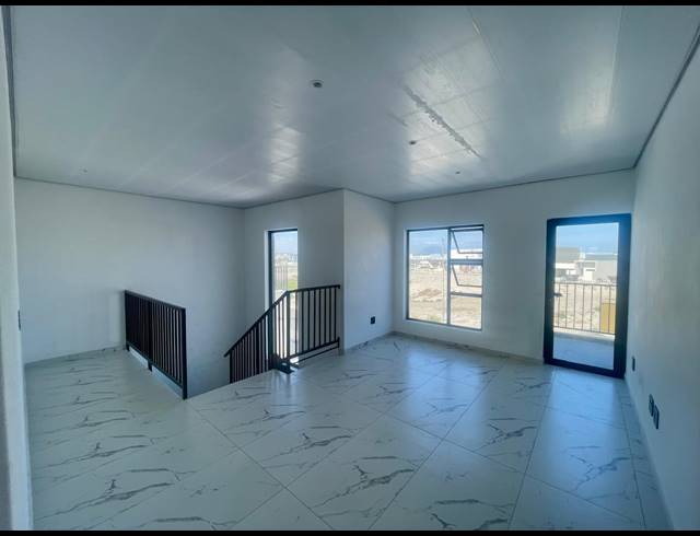 4 BEDROOM FREESTANDING FOR SALE IN SANDOWN